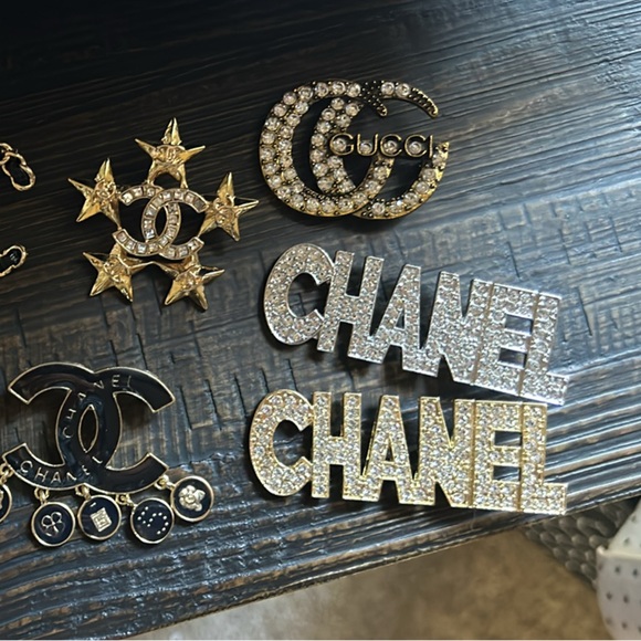 Mixed Pin lot project pieces Gucci , CC - Picture 2 of 2